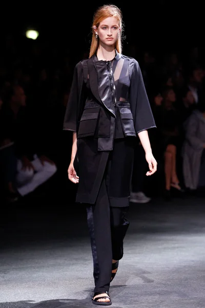 Look 8